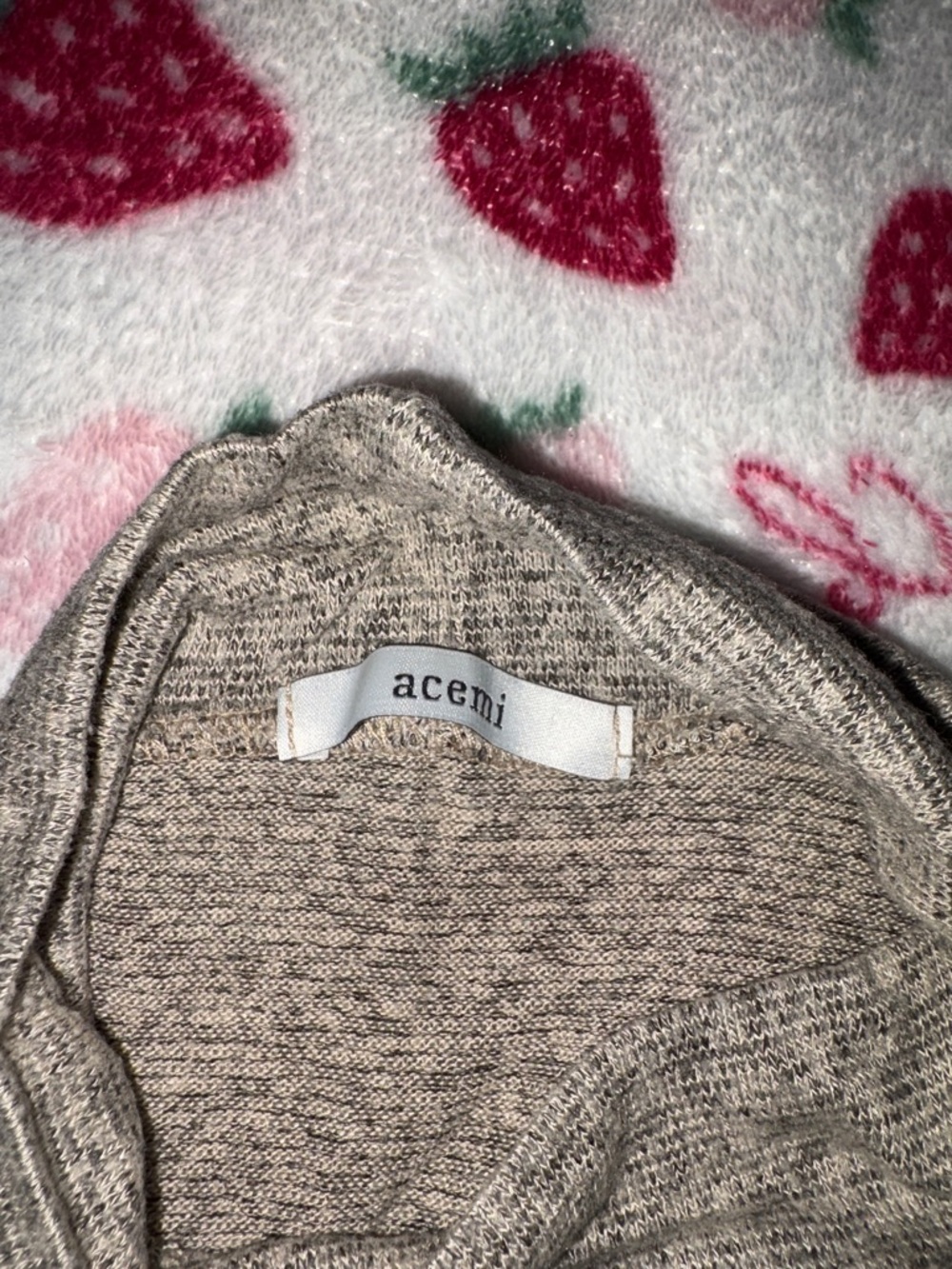 Acemi Crop Long Sleeve Top - Picture 2 of 2